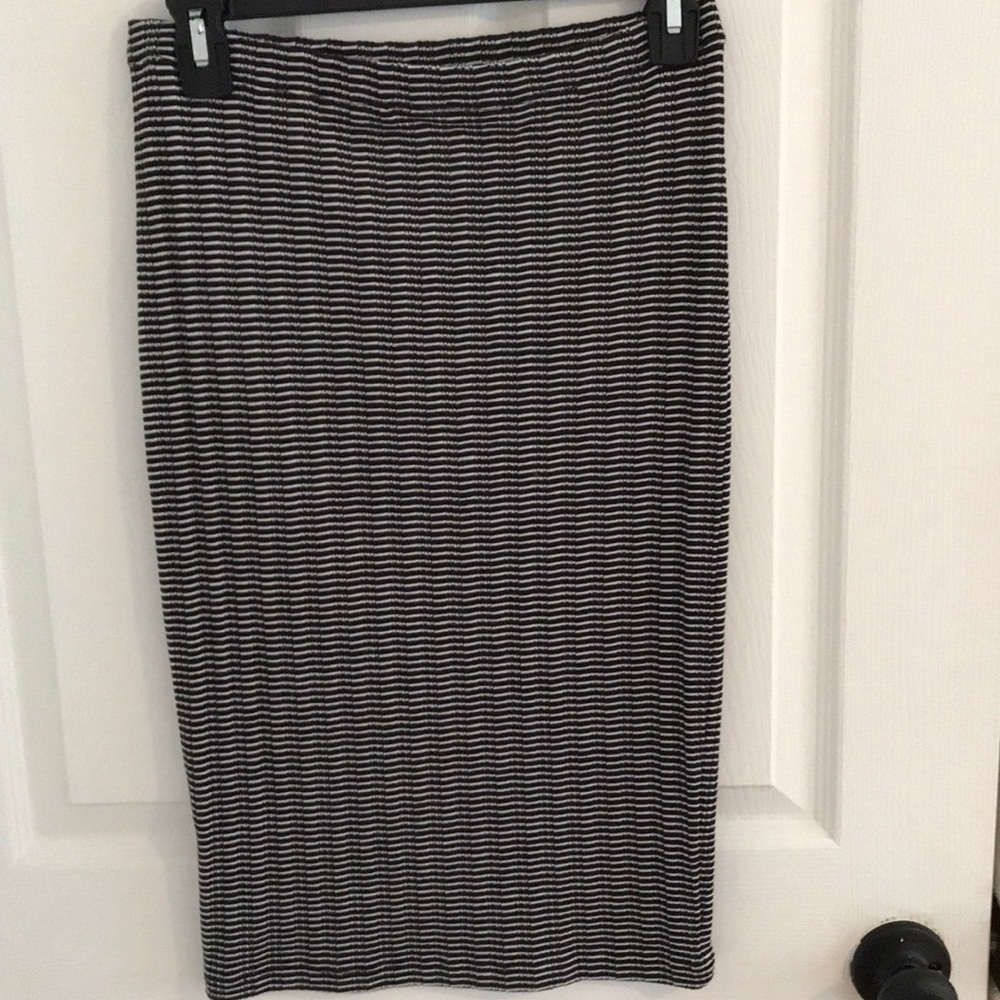 NWOT Express Black & White Pencil Skirt (small)